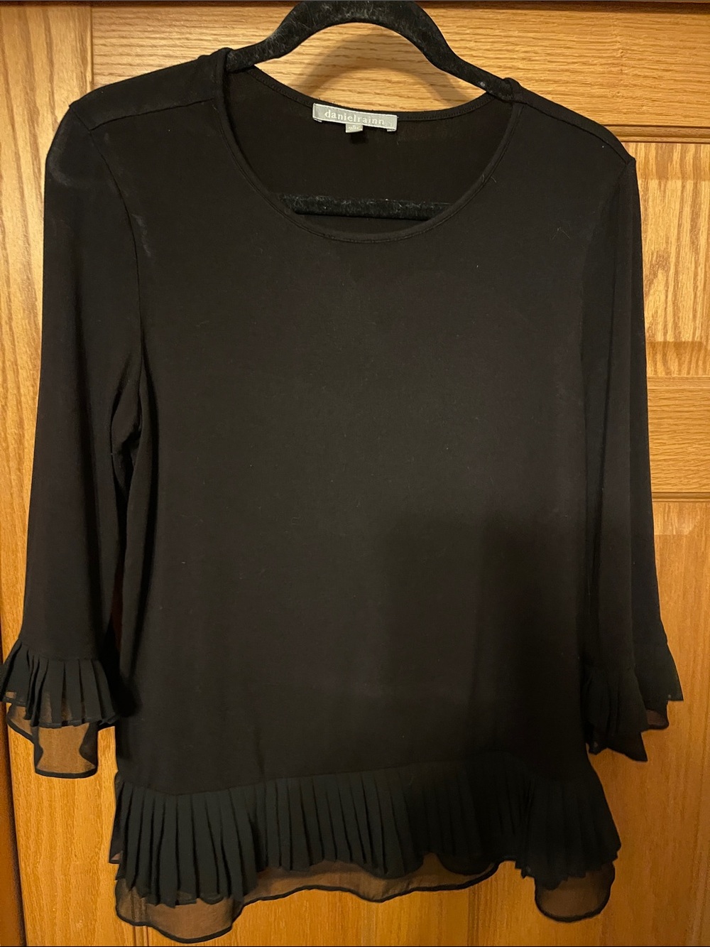 Daniel Rainn Black 3/4 Sleeve Pleated-Hem Top